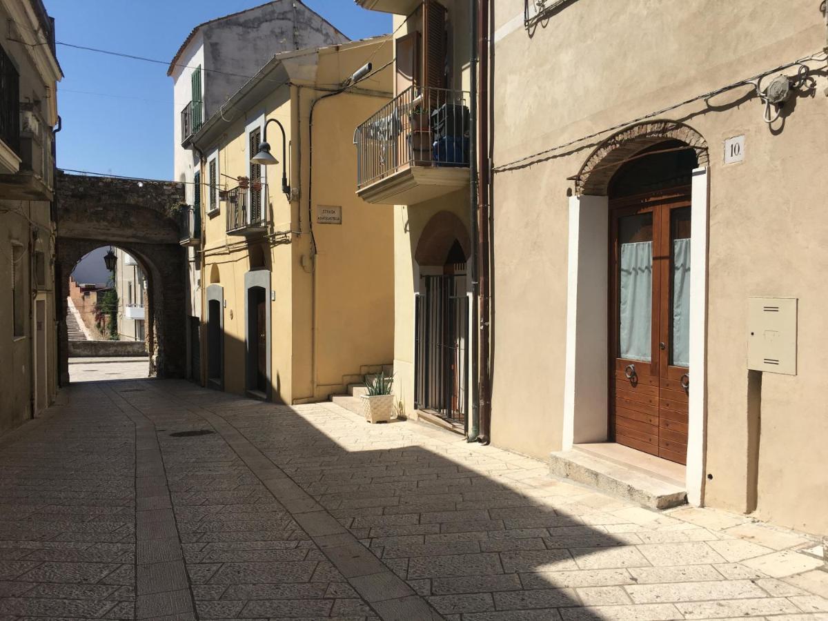 Apartmán Le Volte Nel Borgo Termoli Exteriér fotografie